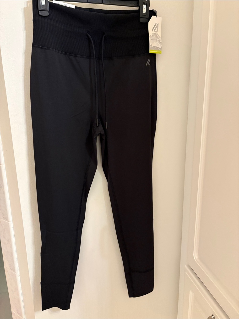 Eddie Bauer Women’s Black Joggers Size Medium NWT